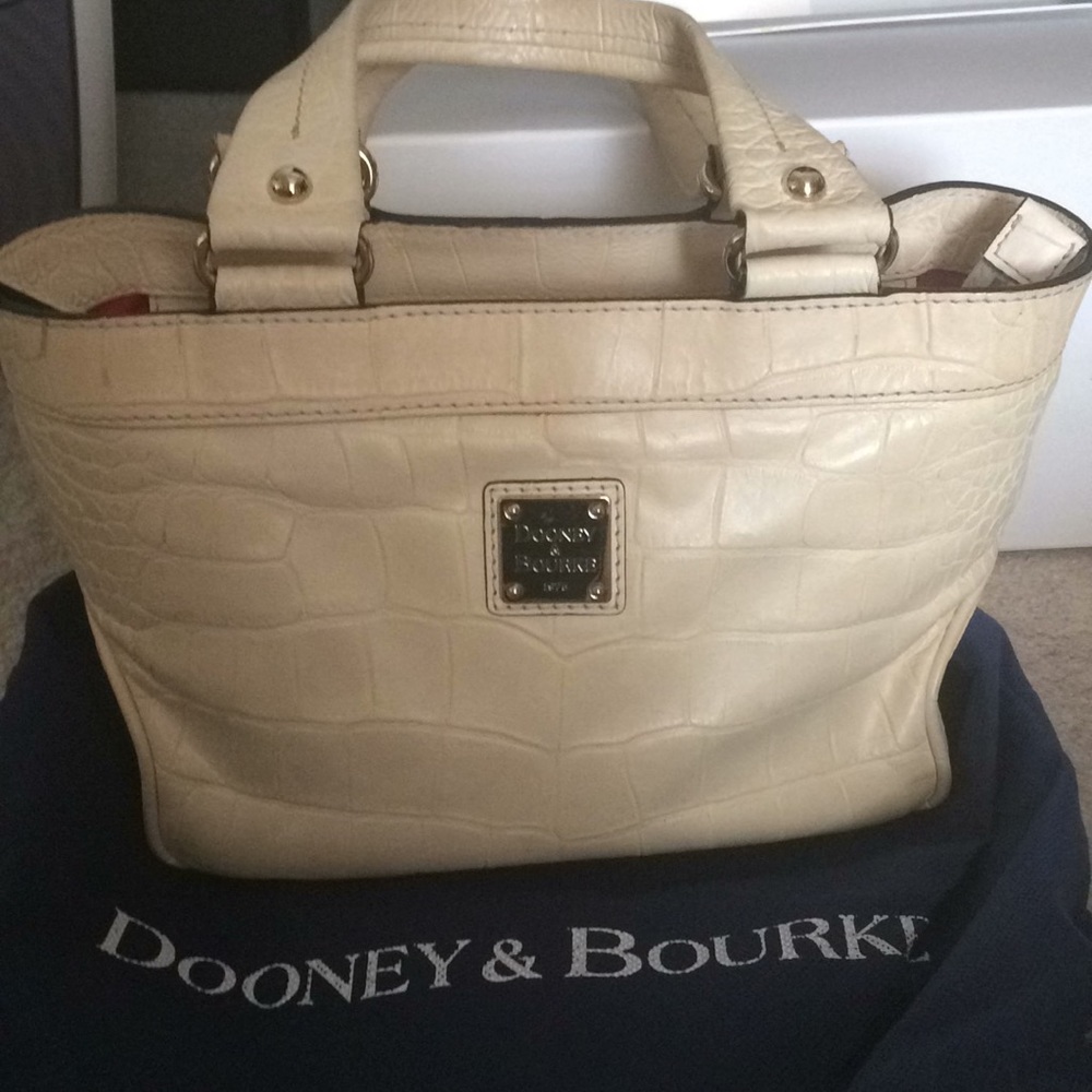 AUTHENTIC DOONEYV& BOURKE WHITE PURSE